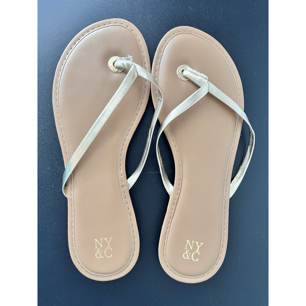 Women’s Size 9 Gold Flip-Flop Sandal Thong Flat New York And Co  ￼